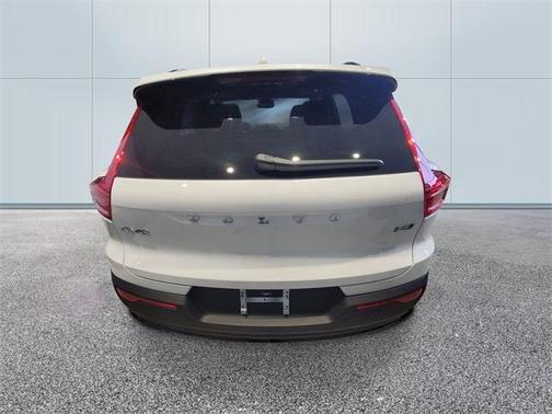 2026 Volvo XC40 B5 Ultra