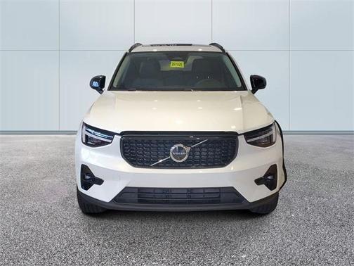 2026 Volvo XC40 B5 Ultra