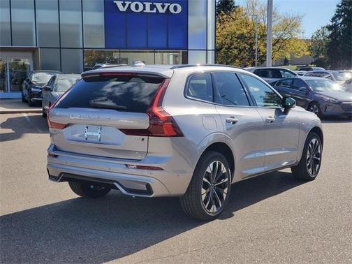 2026 Volvo XC60 B5 Plus