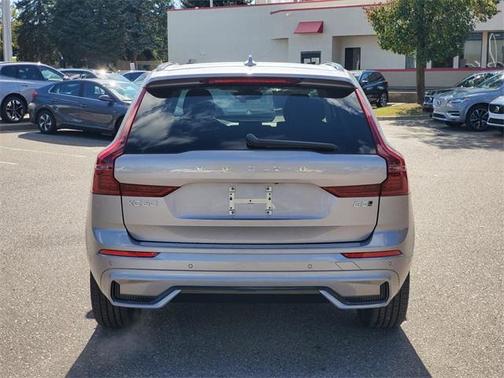 2026 Volvo XC60 B5 Plus