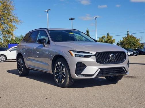 2026 Volvo XC60 B5 Plus