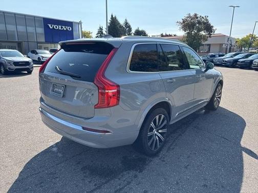 2025 Volvo XC90 B6 Core