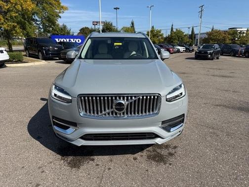 2025 Volvo XC90 B6 Core