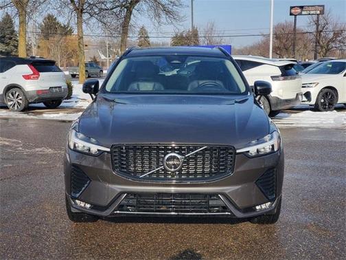 2025 Volvo XC60 B5 Plus