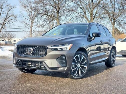 2025 Volvo XC60 B5 Plus