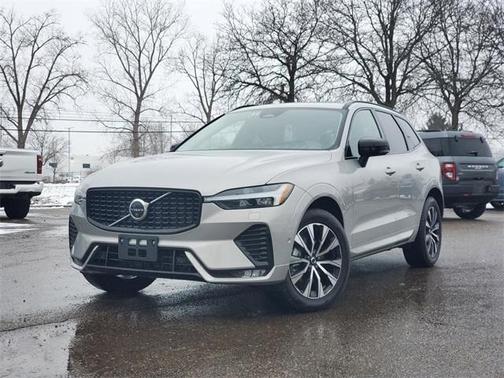 2025 Volvo XC60 B5 Plus