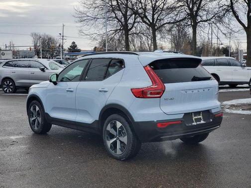 Cloud 9 White 2026 Volvo XC40 B5 Plus