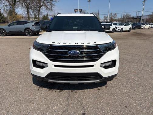 Star White 2020 Ford Explorer XLT