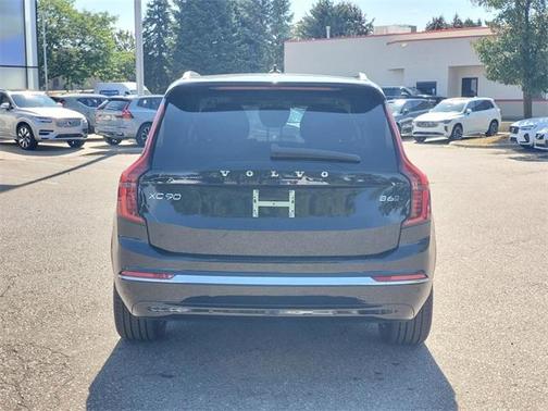 2025 Volvo XC90 B6 Plus 7-Seater