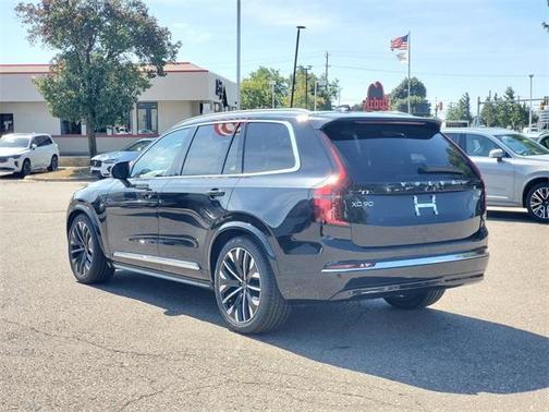 2025 Volvo XC90 B6 Plus 7-Seater