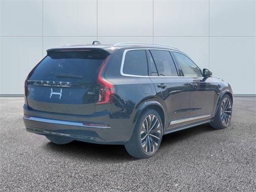 2025 Volvo XC90 B6 Plus 7-Seater