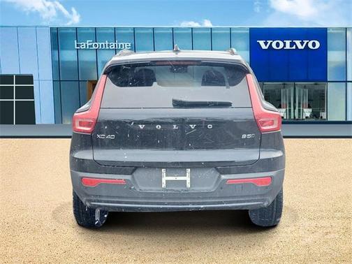 2026 Volvo XC40 B5 Core