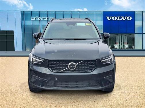 2026 Volvo XC40 B5 Core