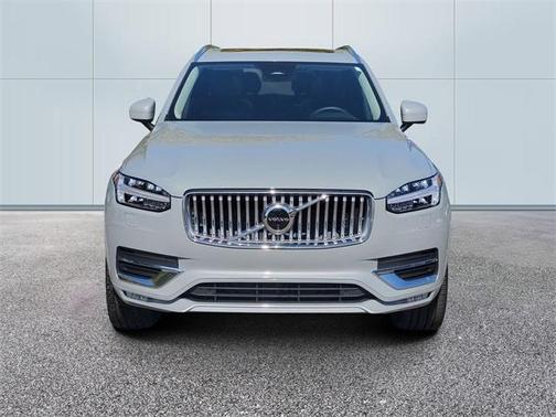 2024 Volvo XC90 B6 Plus Bright Theme 6-Seater