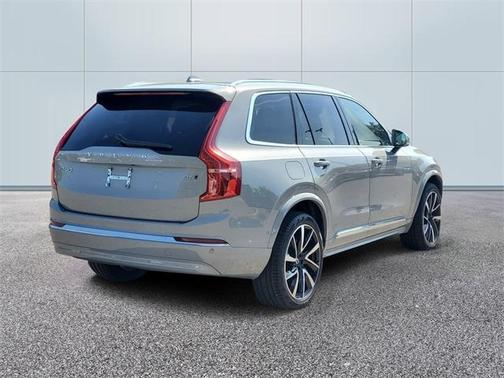 2024 Volvo XC90 B6 Plus Bright Theme 6-Seater