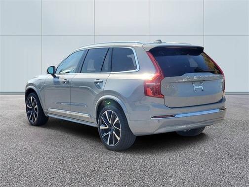 2024 Volvo XC90 B6 Plus Bright Theme 6-Seater