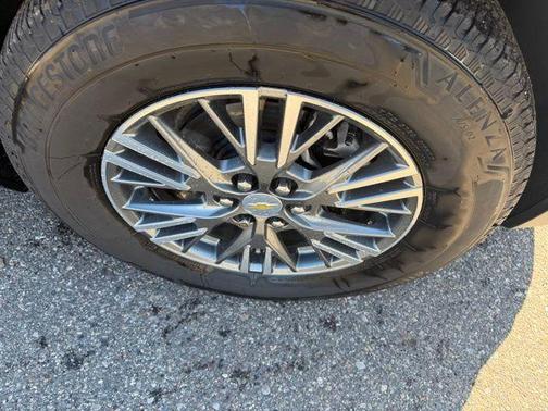 Lakeshore Blue Metallic 2024 Chevrolet Traverse LT