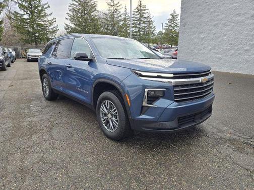 Lakeshore Blue 2024 Chevrolet Traverse LT