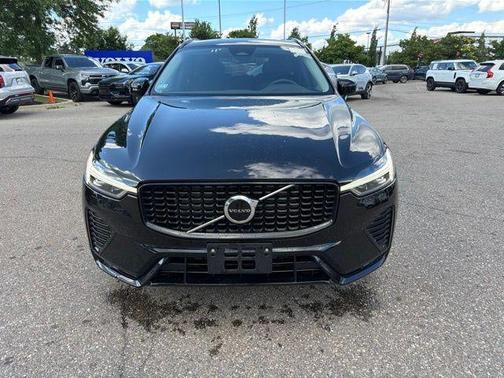 Onyx Black Metallic 2025 Volvo XC60 B5 Core