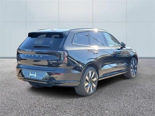 2025 Volvo EX90 Twin Motor Plus