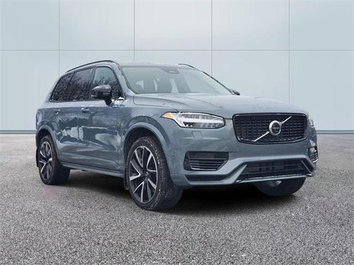 2023 Volvo XC90 Recharge Plug-In Hybrid T8 Ultimate Dark Theme 7-Seater