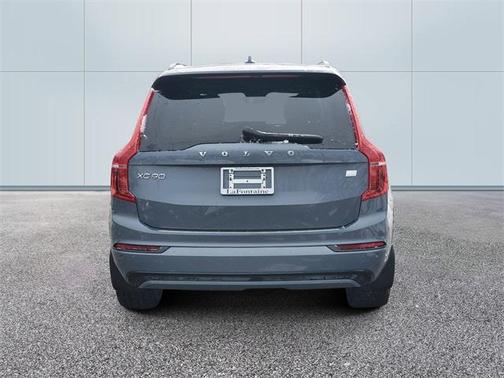 2023 Volvo XC90 Recharge Plug-In Hybrid T8 Ultimate Dark Theme 7-Seater