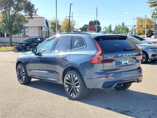 2026 Volvo XC60 B5 Ultra