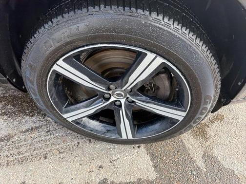 2017 Volvo XC90 Hybrid T8 R-Design