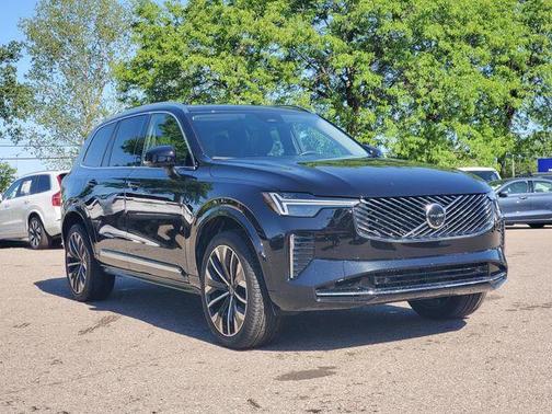 Onyx Black Metallic 2026 Volvo XC90 B6 Plus 7-Seater