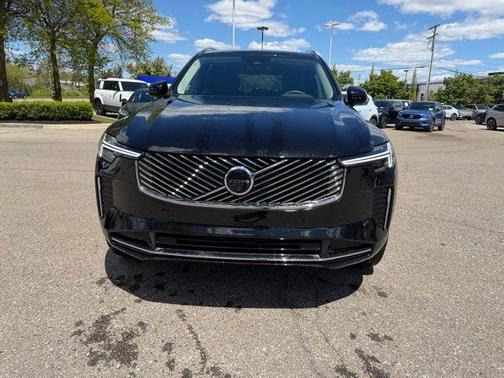 Onyx Black Metallic 2026 Volvo XC90 B6 Plus 7-Seater