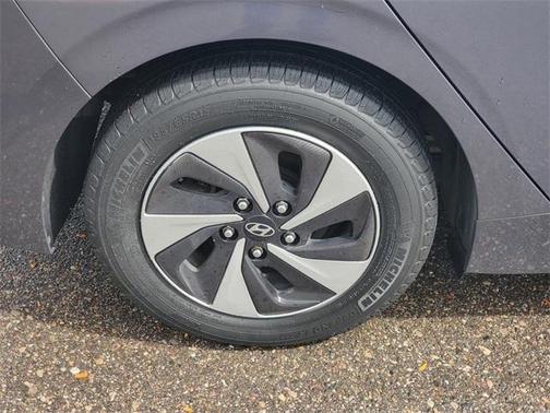 2017 Hyundai IONIQ Hybrid SEL