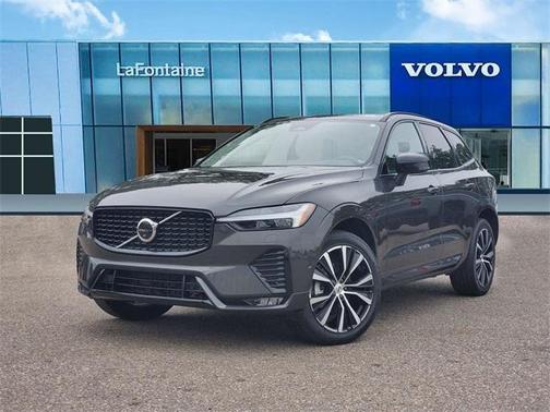 2023 Volvo XC60 B5 Plus Dark Theme