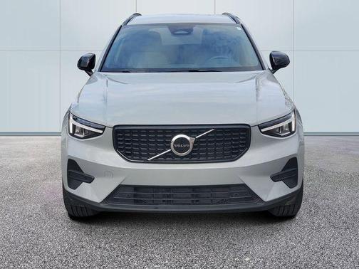 Gray Metallic 2026 Volvo XC40 B5 Core