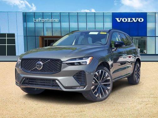 Forest Green 2026 Volvo XC60 B5 Ultra