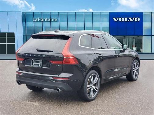 2021 Volvo XC60 T5 Momentum
