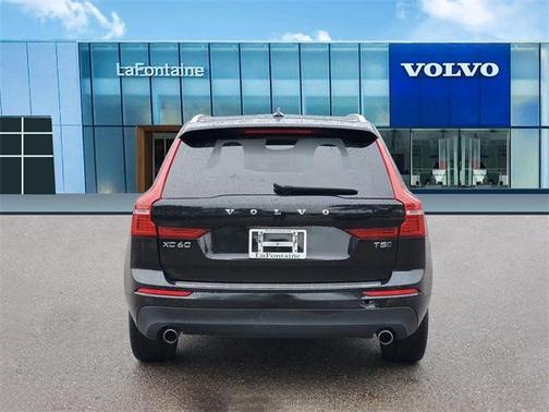 2021 Volvo XC60 T5 Momentum