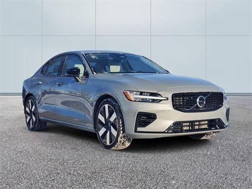 2024 Volvo S60 Recharge Plug-In Hybrid T8 Ultimate Dark Theme