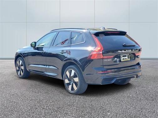 2025 Volvo XC60 Plug-In Hybrid T8 Plus