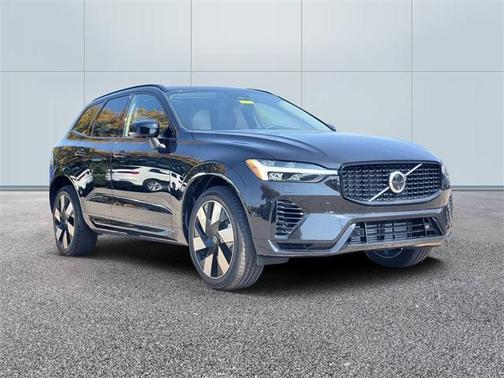 2025 Volvo XC60 Plug-In Hybrid T8 Plus