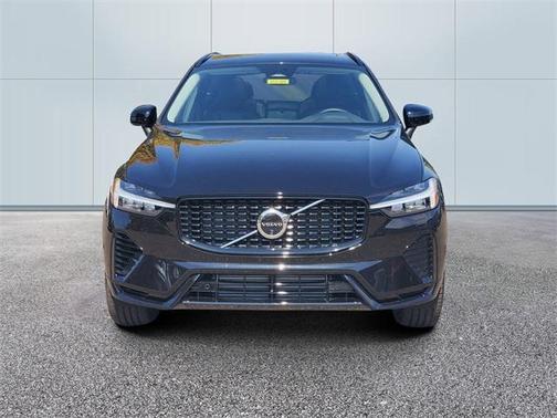2025 Volvo XC60 Plug-In Hybrid T8 Plus