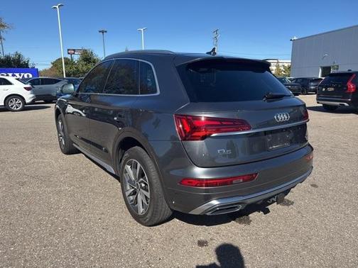 2023 Audi Q5 45 S line quattro Premium