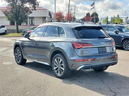 2023 Audi Q5 45 S line quattro Premium