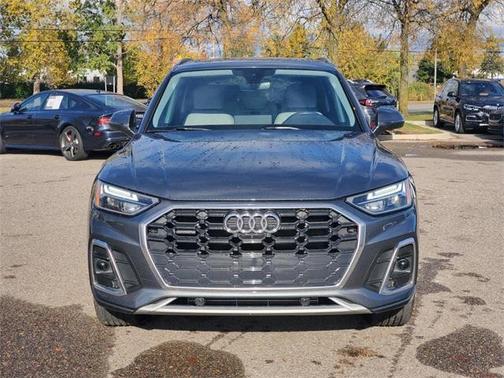 2023 Audi Q5 45 S line quattro Premium