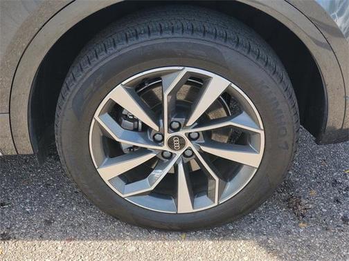 2023 Audi Q5 45 S line quattro Premium