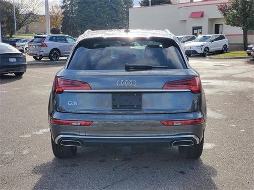2023 Audi Q5 45 S line quattro Premium
