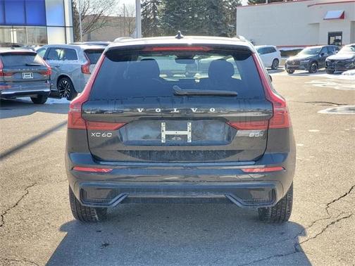 2026 Volvo XC60 B5 Plus