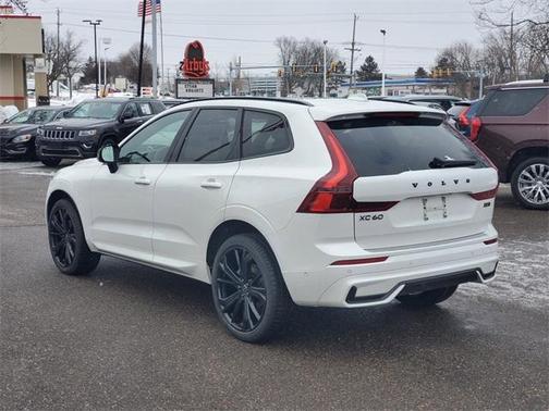 2026 Volvo XC60 B5 Ultra Black Edition
