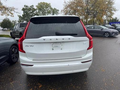 2024 Volvo XC90 Recharge Plug-In Hybrid T8 Plus Bright Theme 7 Passenger