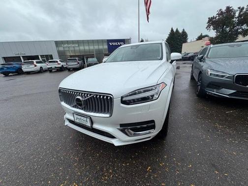 2024 Volvo XC90 Recharge Plug-In Hybrid T8 Plus Bright Theme 7 Passenger