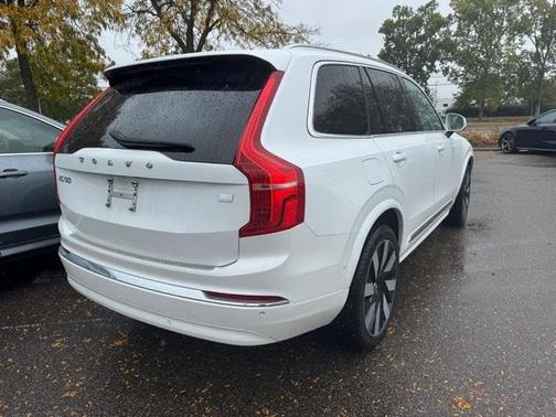 2024 Volvo XC90 Recharge Plug-In Hybrid T8 Plus Bright Theme 7 Passenger